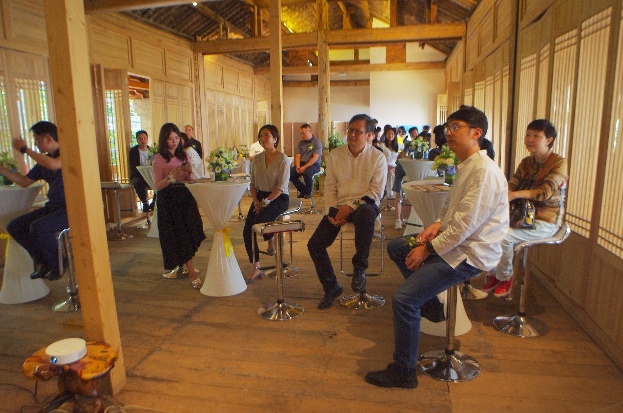 1627557684850396.jpg 瑞特科家用電梯展廳開業(yè)現(xiàn)場.jpg